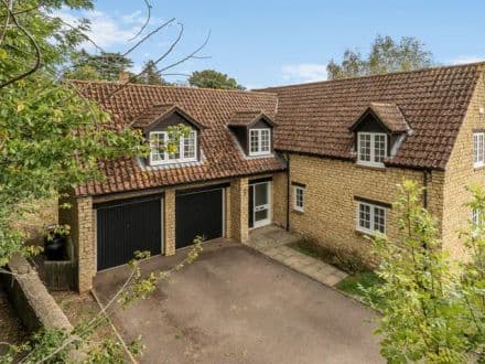 3 Glebe Farm Court 