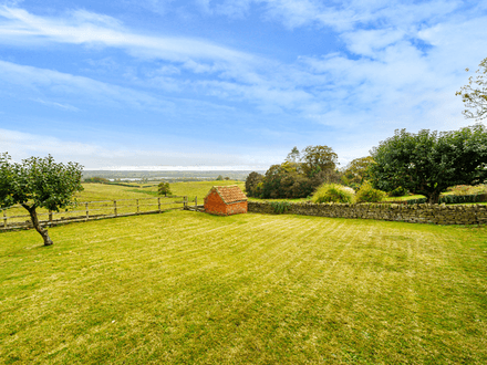 SINGLE BUILDING PLOT WITH STUNNING VIEWS